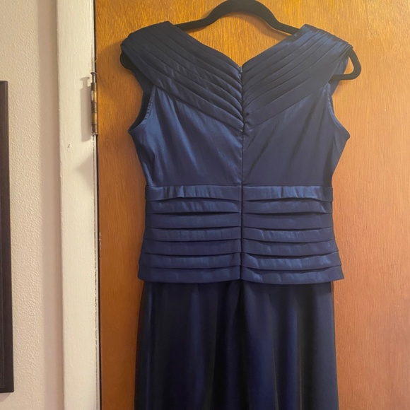 David’s Bridal Navy Blue Holiday Evening Gown - Picture 5 of 11